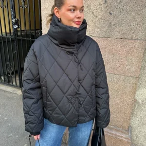 VIBUMBLE Jacket - Black Beauty